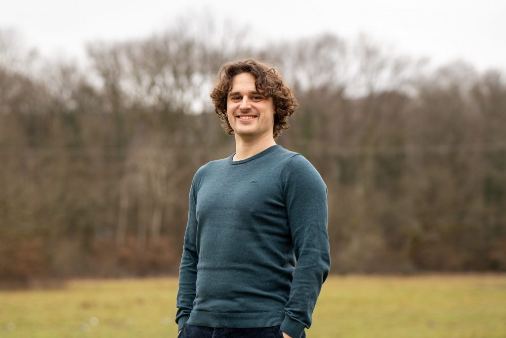 hero lukaskuntz osteopathiezustandmensch scaled.jpg
